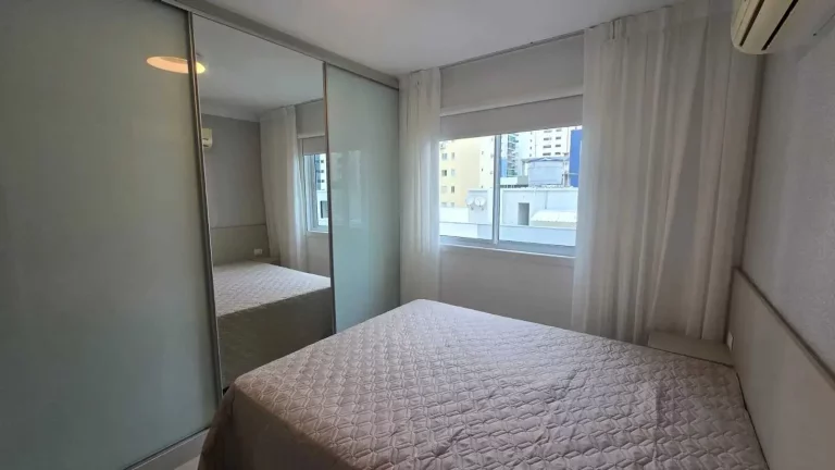 Imagem Aparta quadra mar 3 suítes sendo 1 com sacada e vista para o mar e 2 vagas, Balneário Camboriú/SC