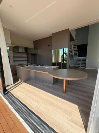 Imagem Casa alto padrão com 3 dormitórios sendo 1 suíte e 2 vagas em Jaraguá do Sul /SC