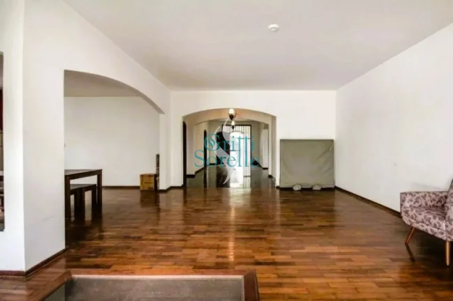 Imagem Casa/Sobrado à Venda na Vila Madalena - São Paulo/SP.