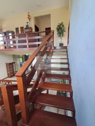 Imagem Imperdível: Casa à venda em Itatiaia-RJ, 5 quartos, 2 suítes, 1 sala, 5 banheiros, 4 vagas, 373,64m² de área. Confira já!