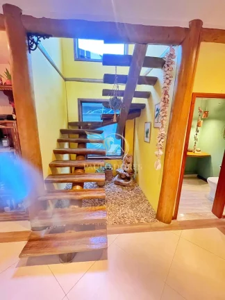 Imagem CASA LUXUOSA À VENDA A MENOS DE 120 MTRS DA PRAIA DO PEREQUÊ-AÇÚ UBATUBA-SP