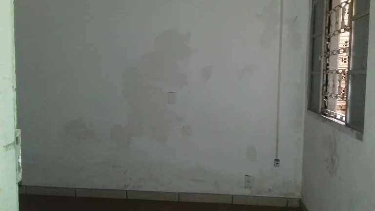 Imagem Salão comercial, com mezanino, escritório com 03 salas, 02 banheiro e cozinha.Excelente localizaç...