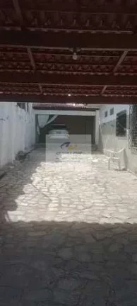 Imagem Vendo Casa, no Brisamar, com 220m², 3 quartos s/2 suítes, escritório, sala 2 ambientes e 5 vagas