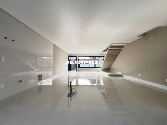 Imagem Sobrado Novo á venda com 3 suítes com uma localização privilegiada no bairro Vila Real em Balneário Camboriú.
