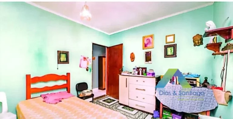 Imagem CERAMICA Casa 211M², 2 dormitórios, 1 suíte 4 vagas ótima localização e valor !!!