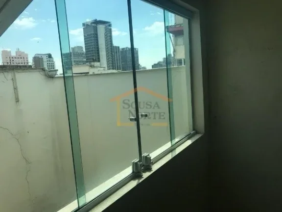 Imagem Sala comercial na cobertura, dispõe de 4 salas, sendo 1 de reunião, sacada, banheiro e cozinha. 11...
