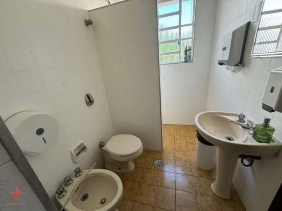 Imagem Imperdível Sobrado Comercial na Vila Madalena - São Paulo-SP: 7 Quartos, 2 Salas, 3 Banheiros, 3 Vagas, 170m². Venha Conferir!