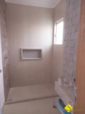Imagem Lindo projeto! Casa totalmente funcional com 3 quartos!