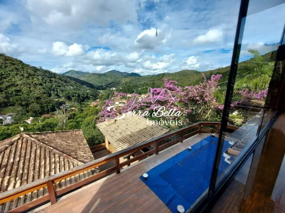 Imagem Casa com 3 dormitórios à venda, 344 m² por R$ 990.000,00 - Albuquerque - Teresópolis/RJ