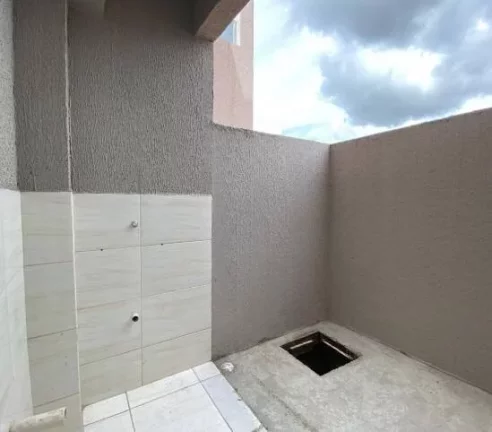 Imagem Sobrado com 2 Quartos no Tatuquara - 59 m² - R$300 mil