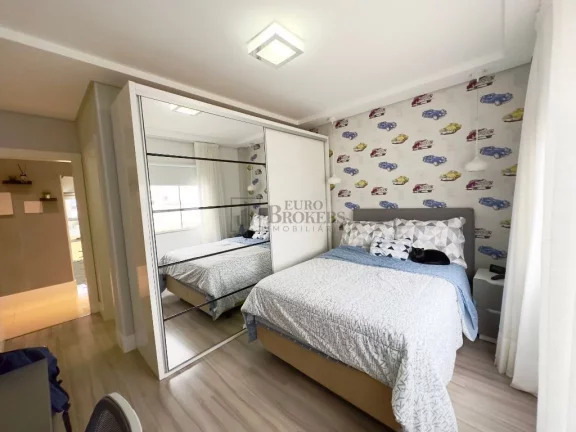 Imagem Belíssima casa com 4 Suítes e 4 vagas no Caledonia
