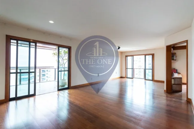 Imagem Apartamento de luxo em Moema: 3 quartos, 3 suítes, 2 salas, 5 banheiros, 4 vagas de garagem e 325m² de área. Aproveite!