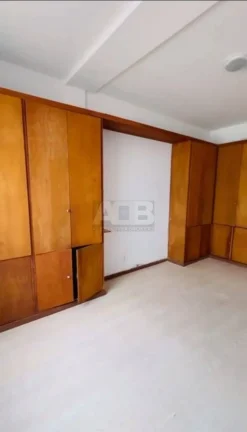Imagem Apartamento à venda na Avenida Atlântica, 3 quartos, 1 vaga e 130m2.