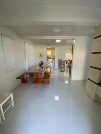 Imagem Sobrado amplo e Reformado no Centro – 330m² e a 500m da Praia!