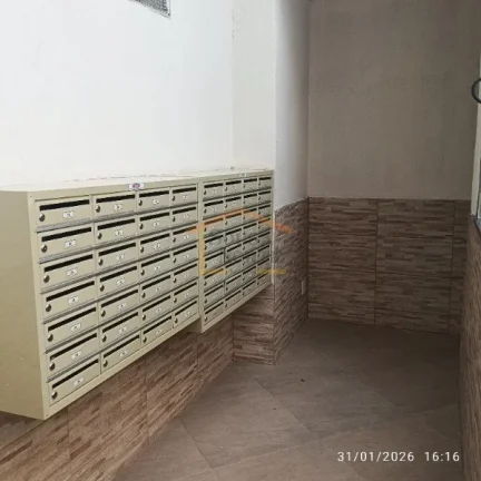 Imagem Apartamento com 64m² reformado, dispõe de 2 dormitórios, 1 banheiro, sala para dois ambientes, sa...
