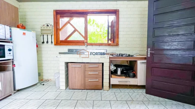 Imagem Fortes Imóveis vende Sobrado em Capão Novo