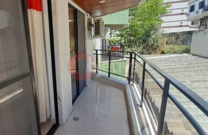 Imagem Apartamento com 3 dormitórios à venda, 110 m² por R$ 750.000,00 - Algodoal - Cabo Frio/RJ