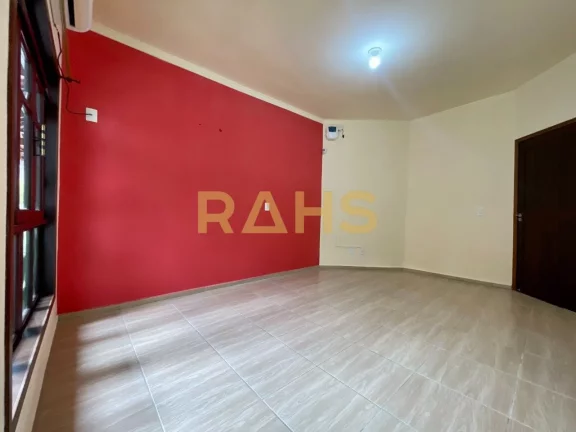 Imagem Excelente Casa com 1 suíte mais 3 quartos no bairro de Pirabeiraba em Joinville por R$890.000,00. T...