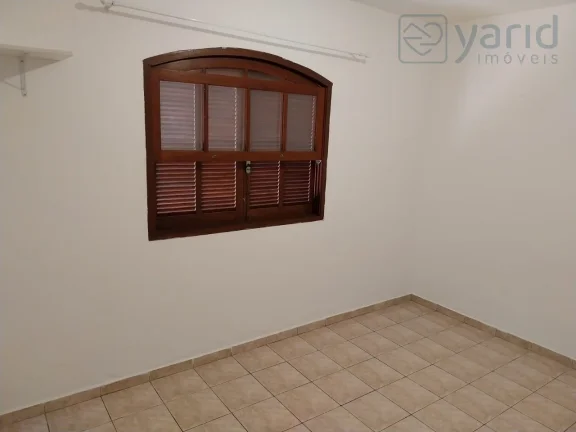 Imagem Imperdível: Casa à venda em Jundiaí-SP, Jardim Tamoio, 3 quartos, 1 suíte, 1 banheiro, 3 vagas, 190m².