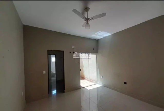 Imagem Casa à venda no Parque das Laranjeiras, Uberaba - 3 dormitórios, suíte, garagem e mais!