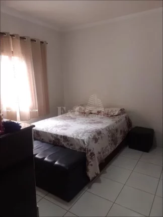Imagem Casa para Venda em Limeira, Jardim Santa Adélia, 3 dormitórios, 1 suíte, 1 banheiro, 5 vagas