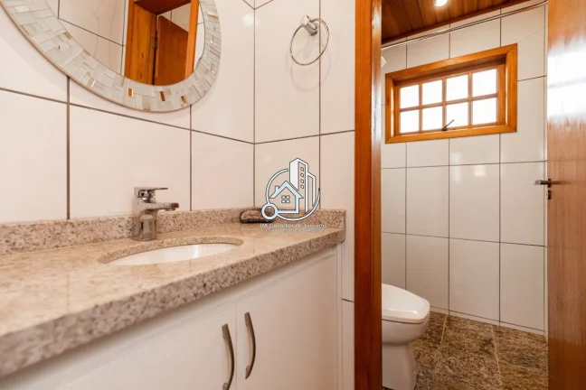 Imagem Casa de Madeira em Garapeira | 200m² | 2 Quartos (1 Suíte) | Terreno 3.561m² | Condomínio Fechad...