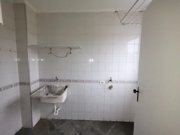 Imagem PITANGUEIRAS – NA QUADRA DA PRAIA, APARTAMENTO AMPLO, CLARO E SUPER AREJADO, LAZER NO PRÉDIO E 02 VAGAS DE GARAGEM.