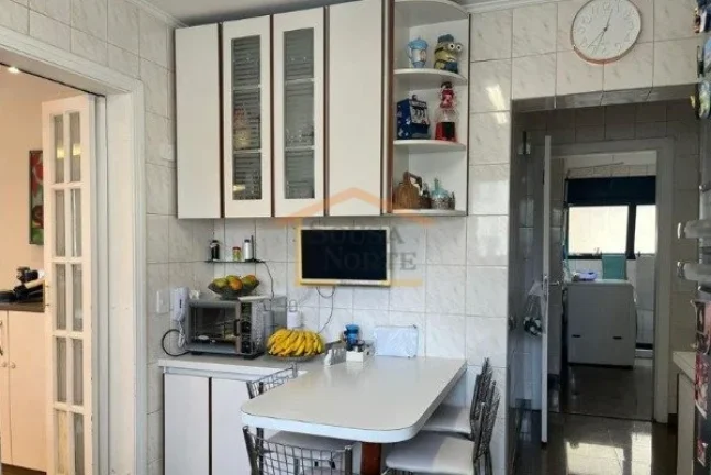 Imagem Apartamento com 143 m² de área útil, amplo e bem distribuído, composto por 4 dormitórios grande...