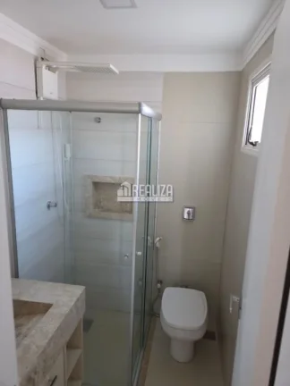 Imagem Apartamento de 3 dormitórios com móveis planejados e piscina no Condomínio Residencial Nas Rocas, bairro Olinda, em Uberaba