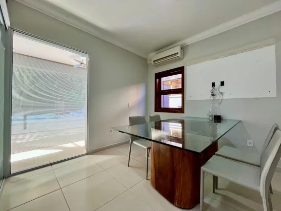 Imagem Casa de Luxo na Riviera de São Lourenço Módulo 26: 3 Quartos, 1 Suíte, Varanda Gourmet, Piscina e Muito Mais!