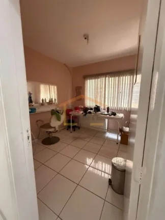 Imagem Conjunto misto, ideal para investimento e geração de renda, composto por loja térrea, 3 salas com...