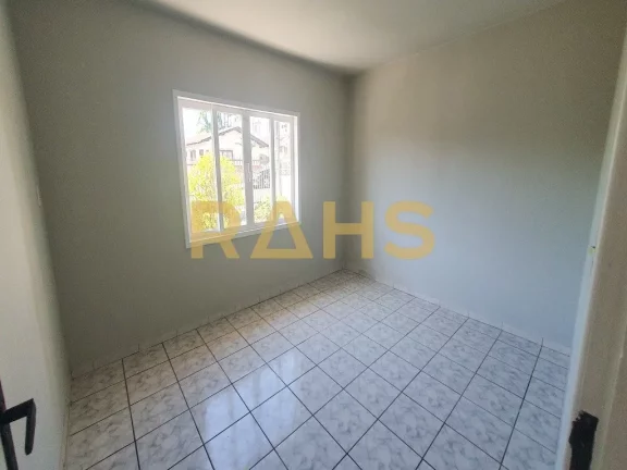 Imagem Ótima casa 100% averbada, com 123,50m² privativos, construída em um terreno plano de 378m2 (12x31...