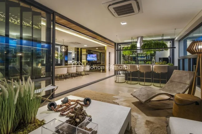 Imagem Magnífico apartamento no Cambuí, no Edifício Le Reve, com 316 m². 

O imóvel possui living para...