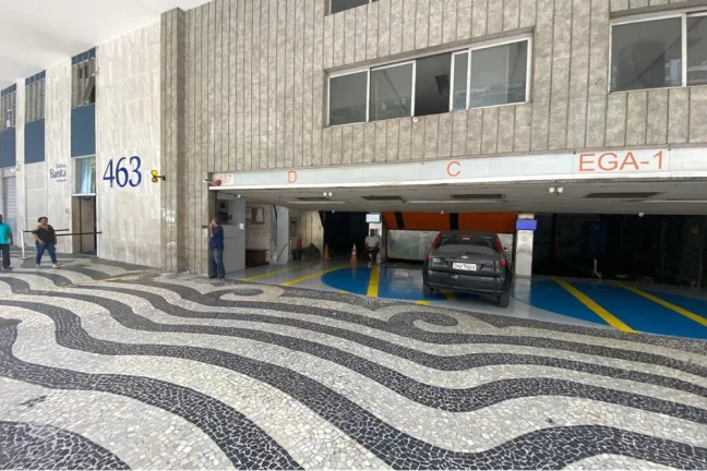 Imagem Garagem Comercial no Centro: Oportunidade Única!