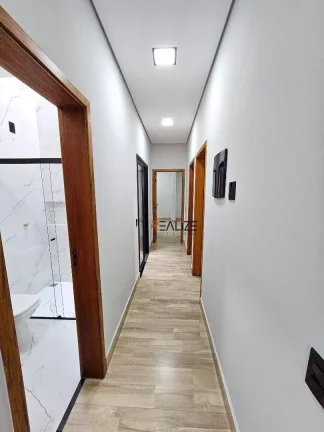 Imagem Casa com design moderno e padrão de condomínio – À venda por R$ 770.000 em Indaiatuba/SP