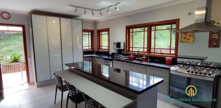 Imagem Cond. Jd Algarve – 3 sts, jardim, piscina, salão multiuso e escritório!