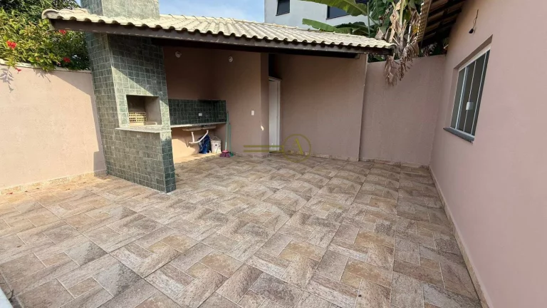 Imagem Oportunidade casa térrea apenas 100 metros da praia, totalmente reformada