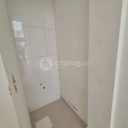 Imagem Alugo 9 salas comerciaide 24 e 18 m2 com banheiro e espaço pra cozinha