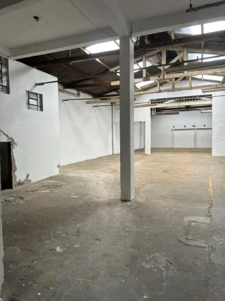 Imagem Galpão Comercial na Vila Antonieta - São Paulo-SP 380m² - 5 Banheiros Venda ou Locação