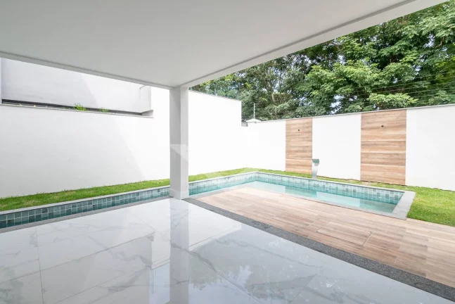 Imagem Casa Duplex 4 Suítes e 317m² no Recreio dos Bandeirantes |