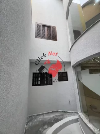 Imagem Lindo sobrado à venda localizado no Parque das Nações, Santo André com 3 suítes, 4 vagas, 210 m².