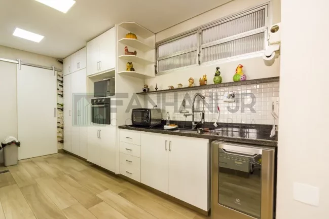 Imagem Apartamento de luxo à venda em São Paulo-SP, Jardim Europa: 3 quartos, 1 suíte, 3 salas, 4 banheiros, 3 vagas, 142m². Venha conferir!