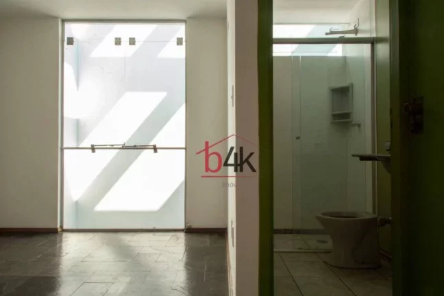 Imagem Casa para locação e/ou venda em Moema. 200m², 4 quartos, 4 banheiros e 3 pavimentos. na rua Maturi, 55.