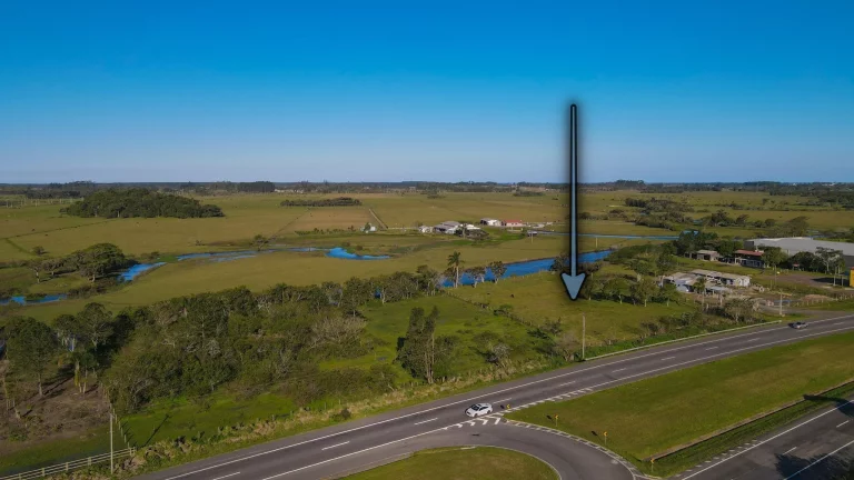 Imagem Terreno à venda, 6615,4m²