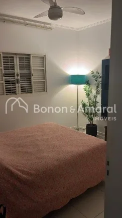 Imagem Esta charmosa casa térrea, com 104 m² de área construída, foi totalmente reformada para proporci...
