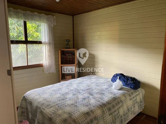 Imagem Capela do Barreiro Casa de Madeira e Alvenaria em Condomínio com Lazer