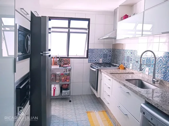 Imagem "Apartamento recém reformado de 3 dormitórios em condomínio charmoso e seguro no Jardim Santa Cruz!"