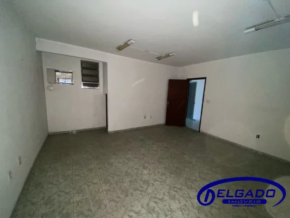 Imagem DELGADO aluga SALAS COMERCIAIS com 30m2 de frente para AV 22 DE MAIO - Centro - Itaborai-RJ.