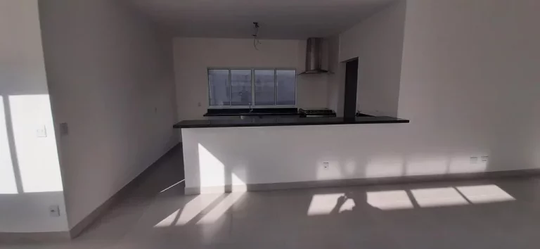 Imagem A Batelli Im...oacute;veis apresenta esta ...oacute;tima casa com linda vista para o verde, em um am...