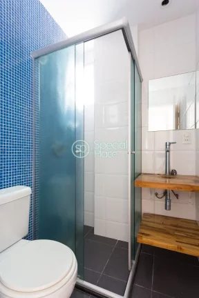 Imagem Apartamento de Três dormitórios, sendo três suítes, reformado, hall, lavabo, sala de estar e jan...